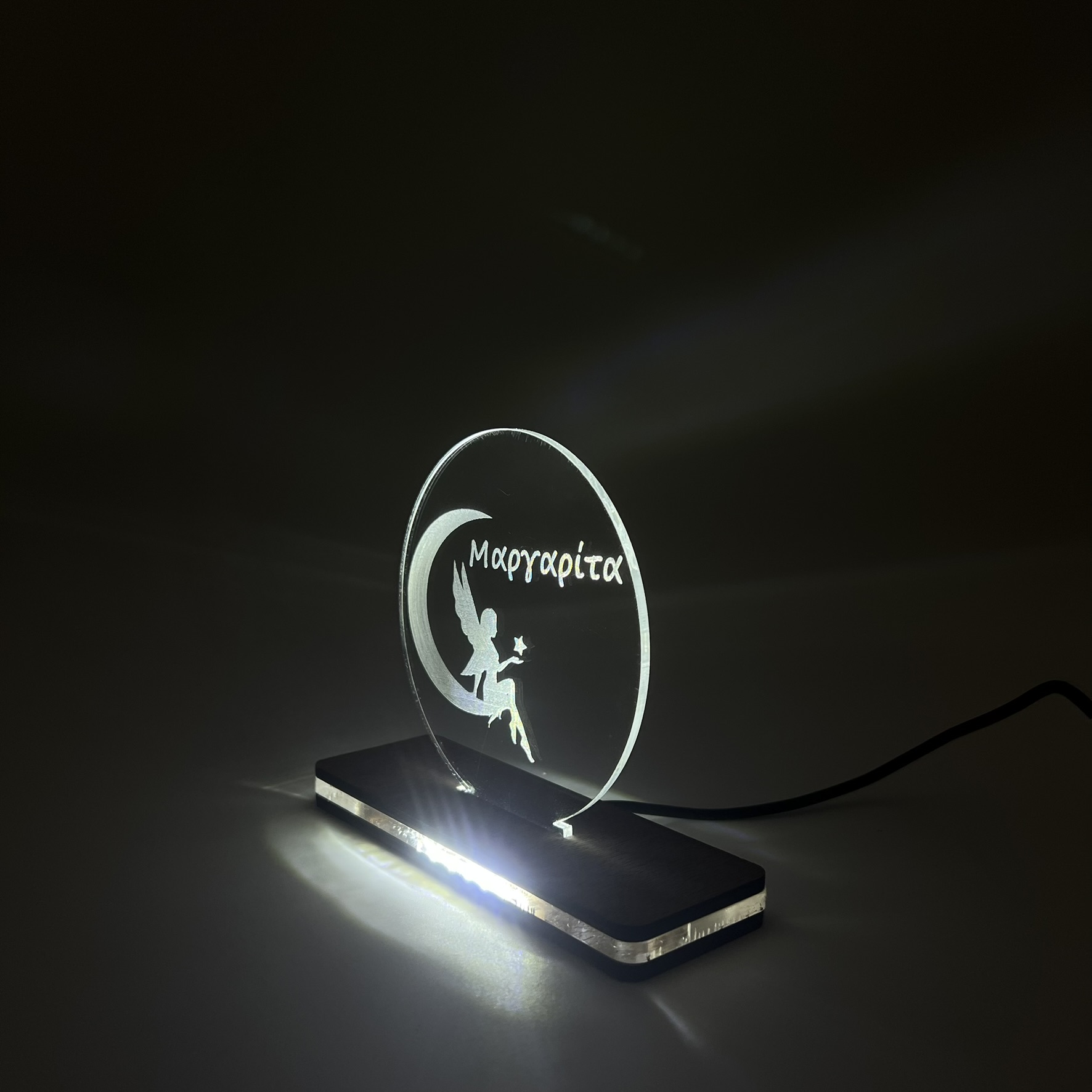 3D LED Φωτιστικό «Νεράιδα & Φεγγάρι» – Προσωποποιημένο με Custom Ξύλινη Βάση - Image 4