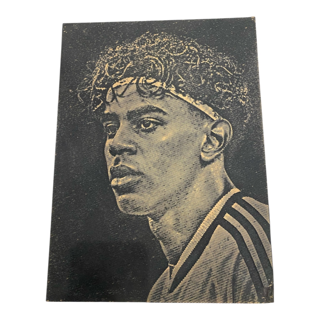 Ανάγλυφο Κάδρο Lamine Yamal – CNC Engraved MDF Wall Art