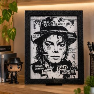 Διακοσμητικό κάδρο Michael Jackson King of Pop με ασπρόμαυρο μουσικό κολάζ σε ξύλινο ράφι